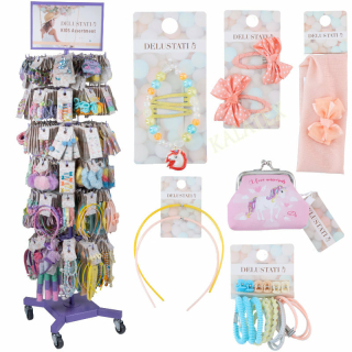 Modischer Kinderschmuck auf Ständer